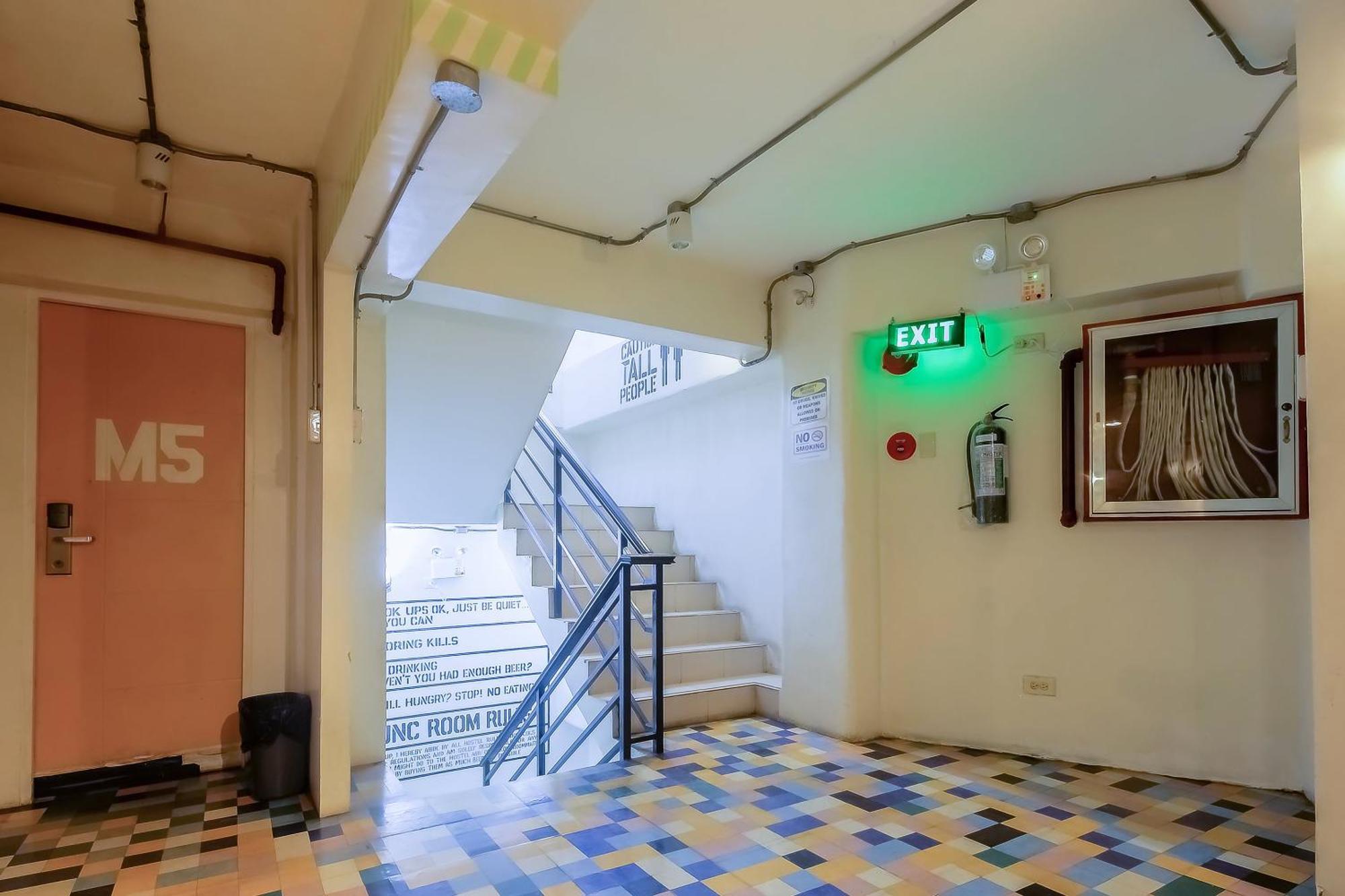 Spot On Junction Hostel Makati City Bagian luar foto