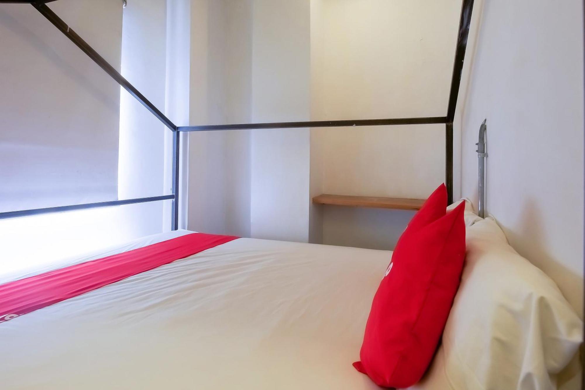 Spot On Junction Hostel Makati City Bagian luar foto