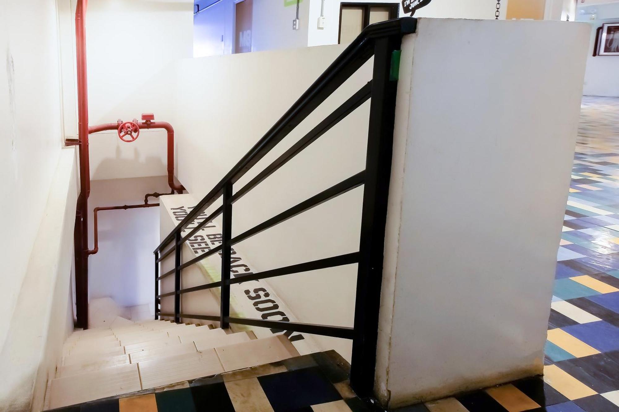 Spot On Junction Hostel Makati City Bagian luar foto