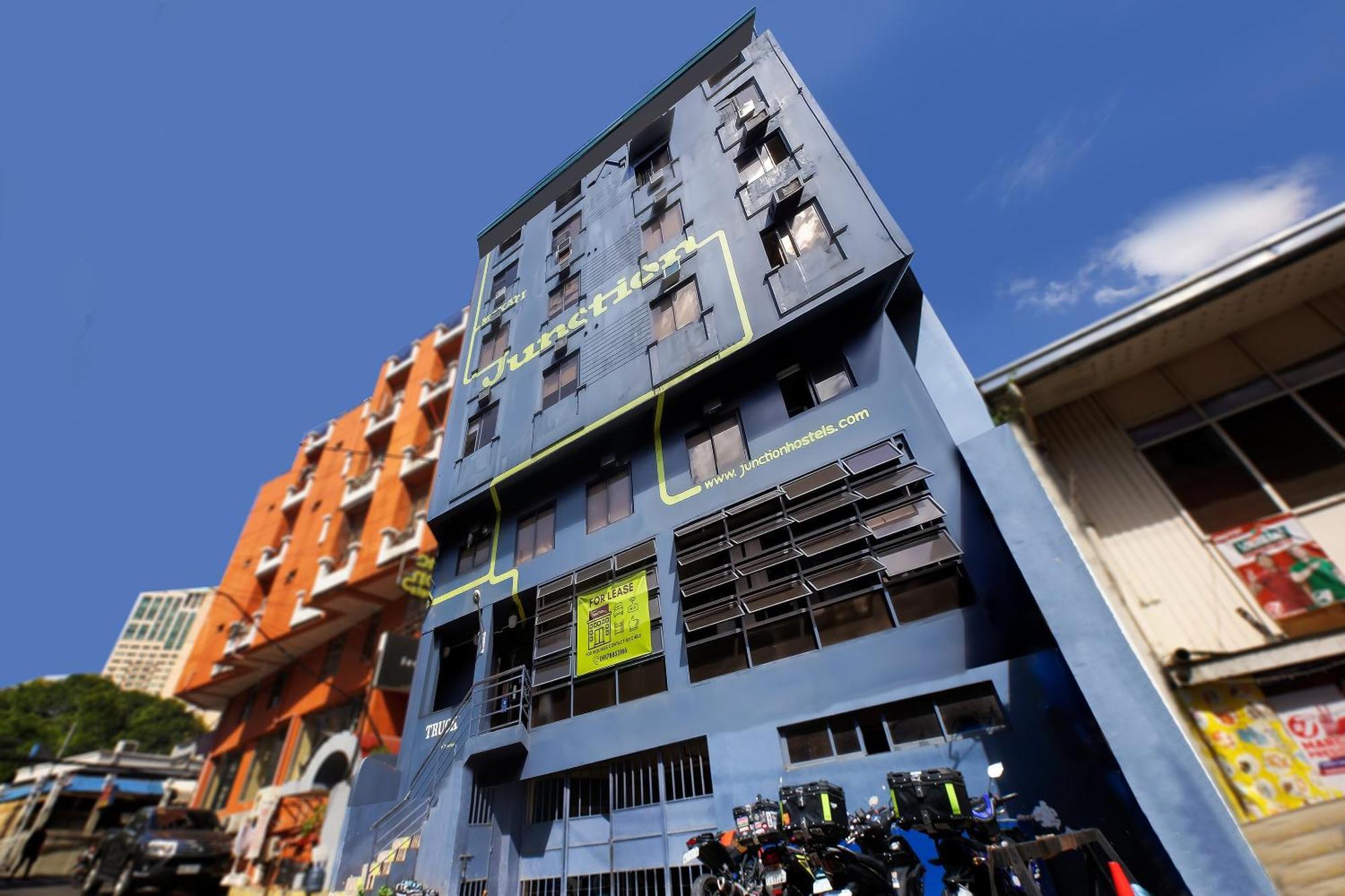 Spot On Junction Hostel Makati City Bagian luar foto