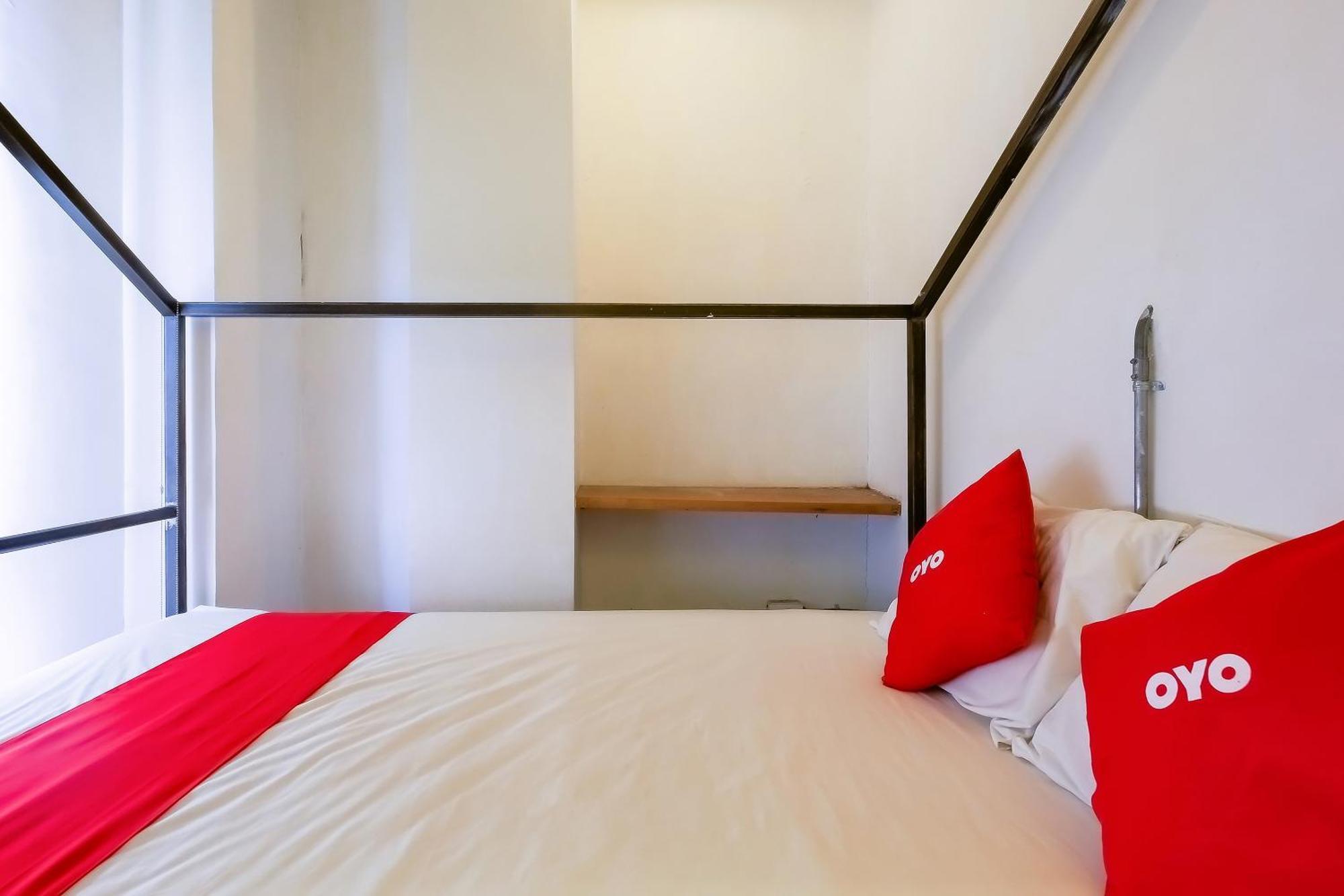 Spot On Junction Hostel Makati City Bagian luar foto