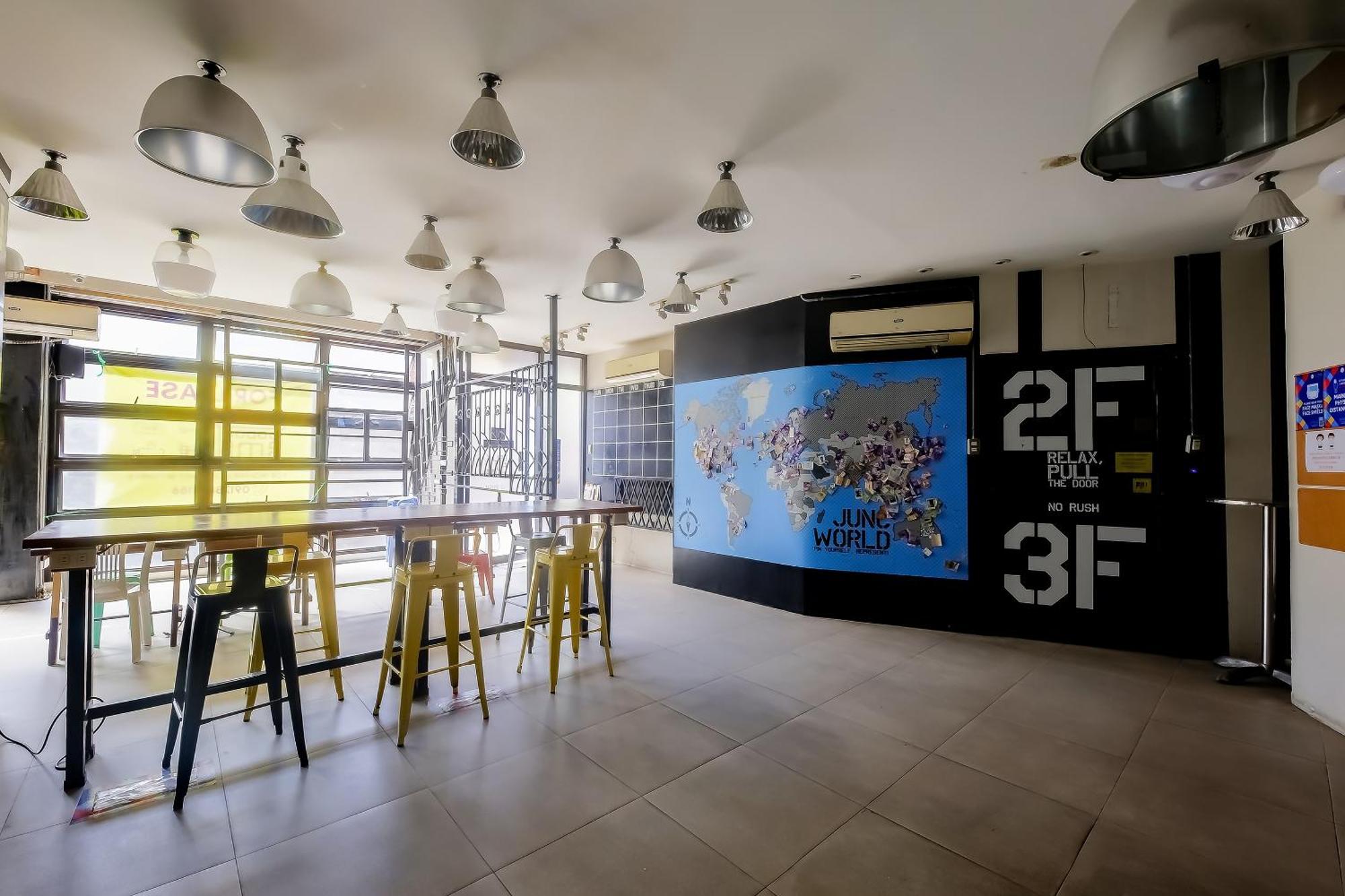 Spot On Junction Hostel Makati City Bagian luar foto