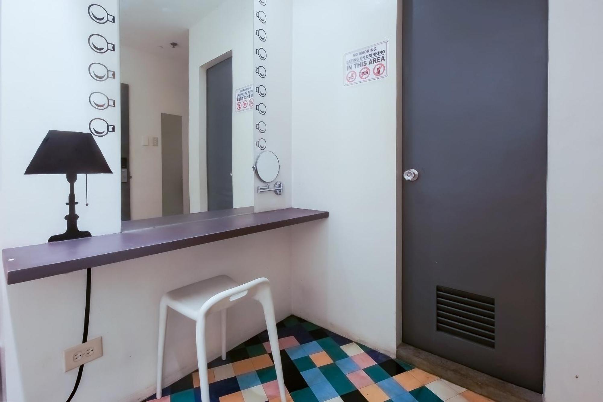 Spot On Junction Hostel Makati City Bagian luar foto
