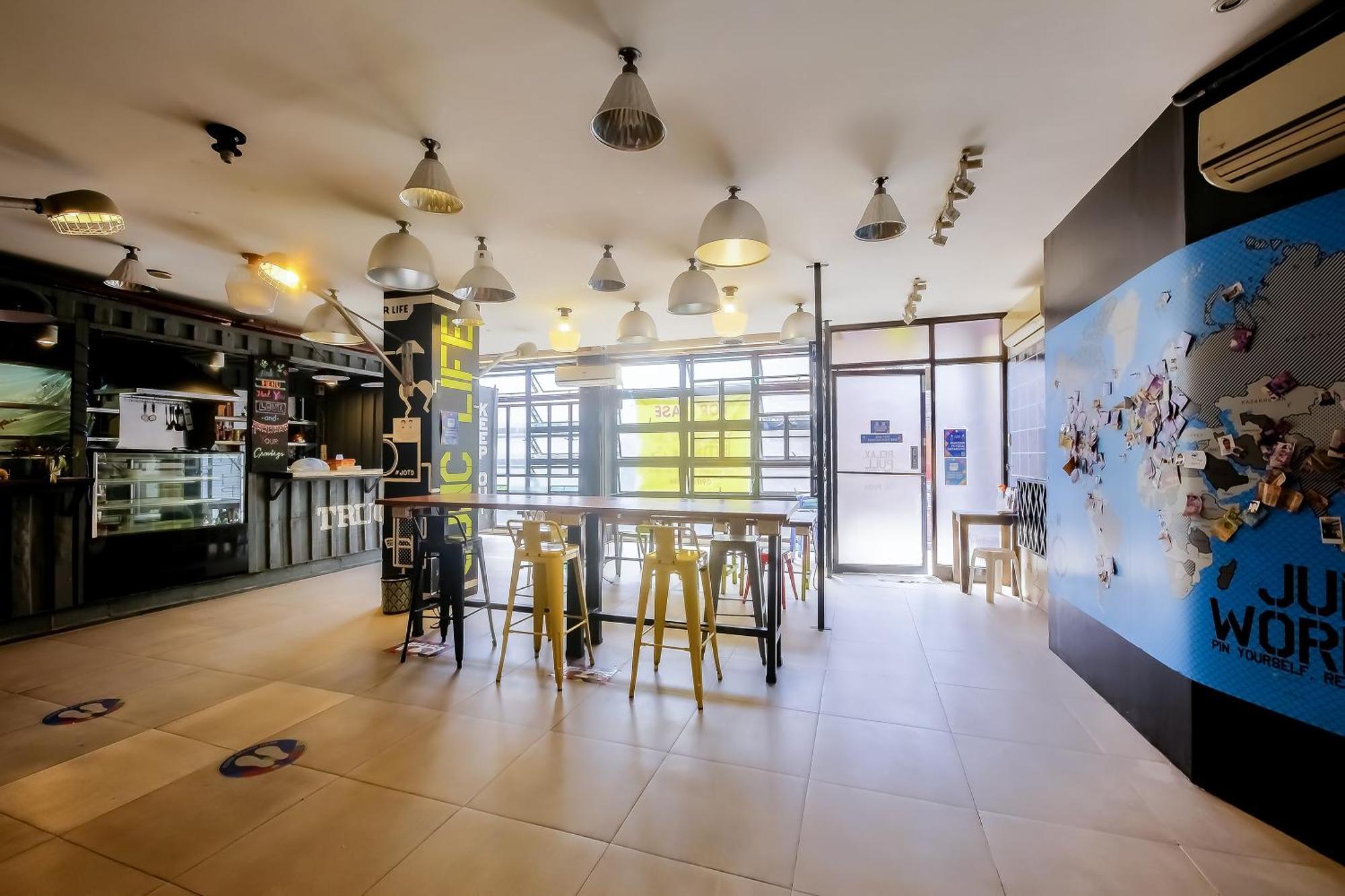 Spot On Junction Hostel Makati City Bagian luar foto