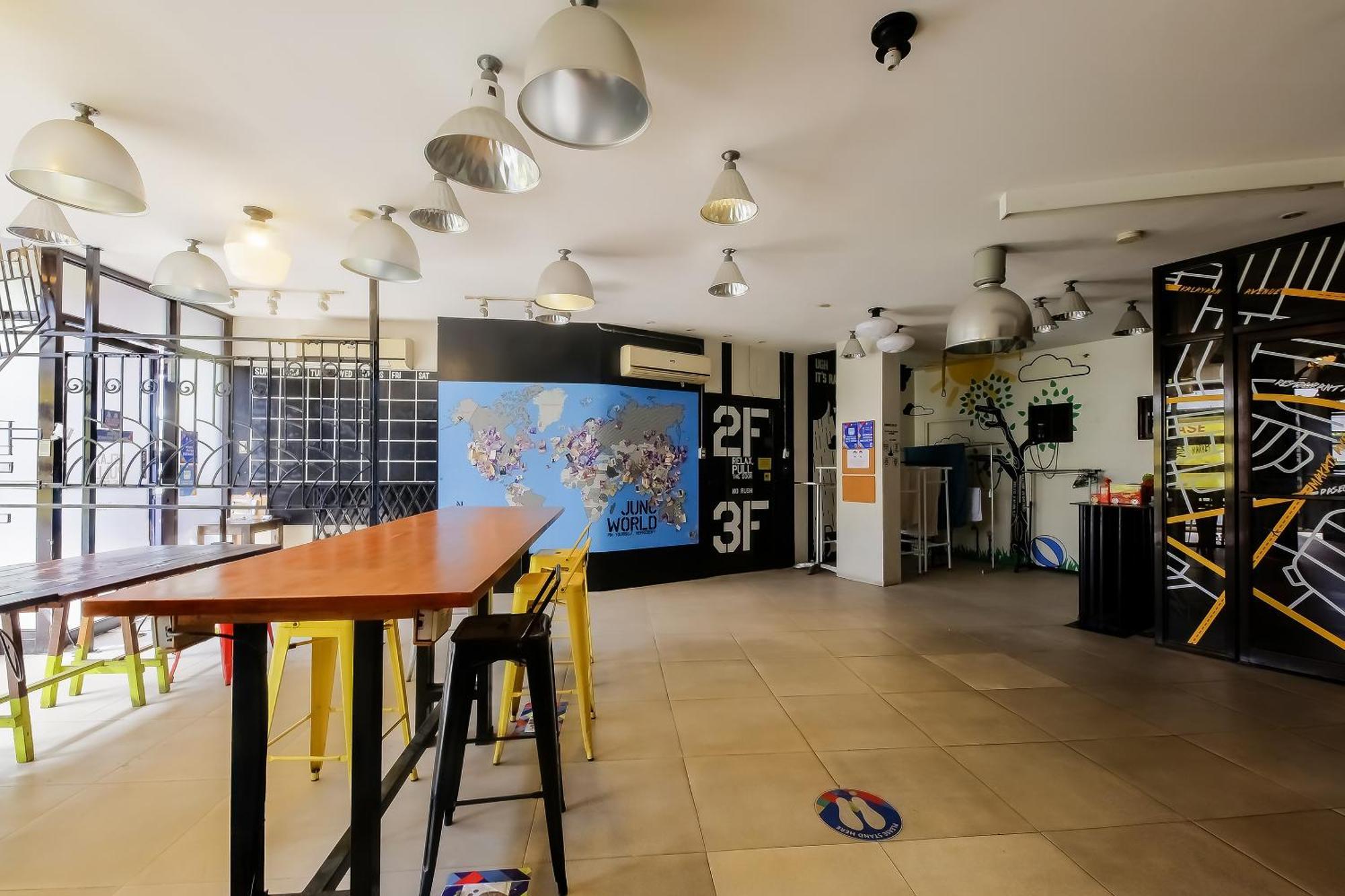 Spot On Junction Hostel Makati City Bagian luar foto