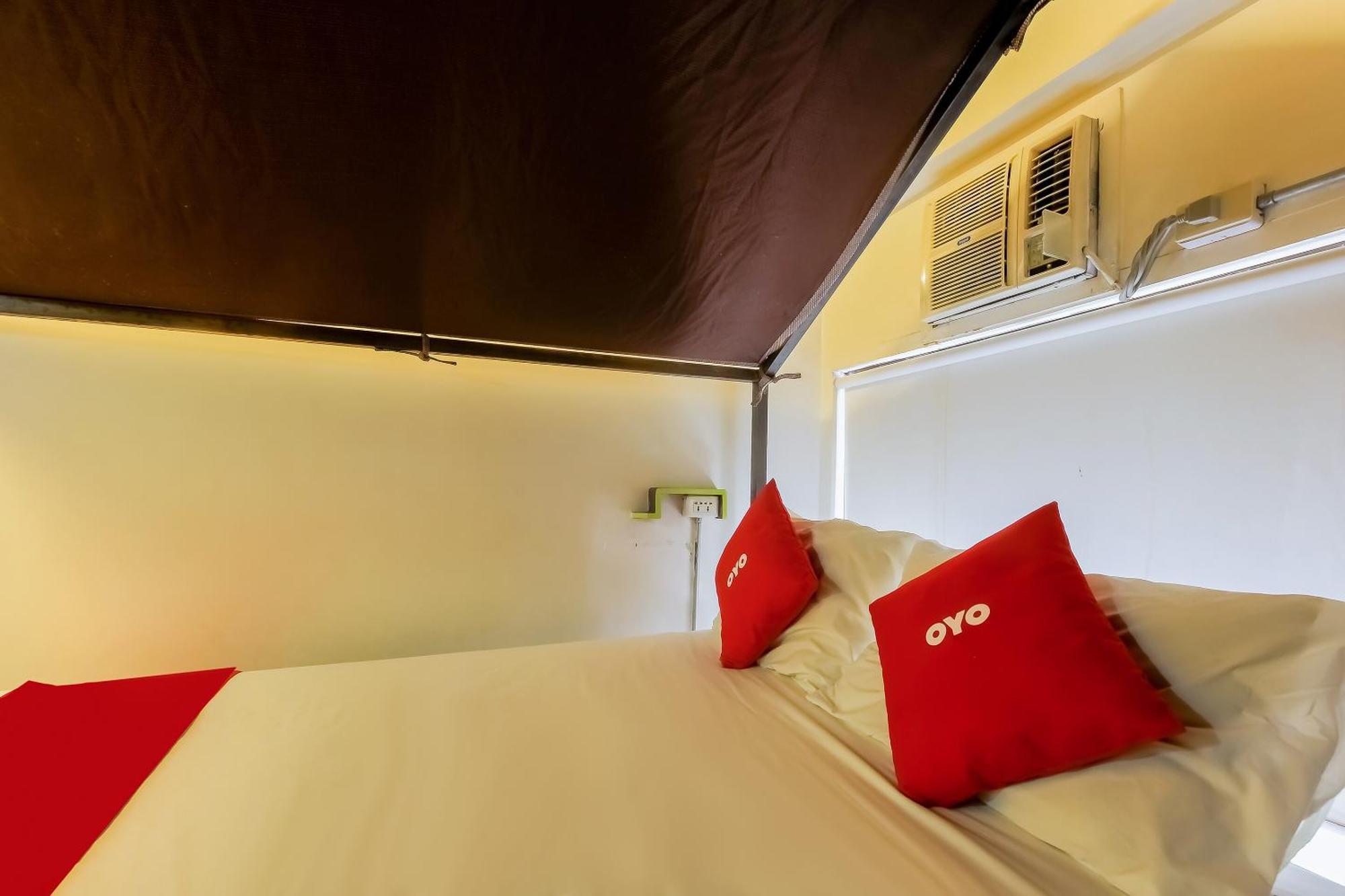 Spot On Junction Hostel Makati City Bagian luar foto