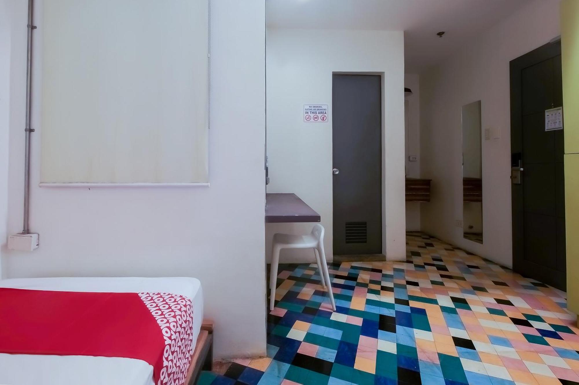Spot On Junction Hostel Makati City Bagian luar foto