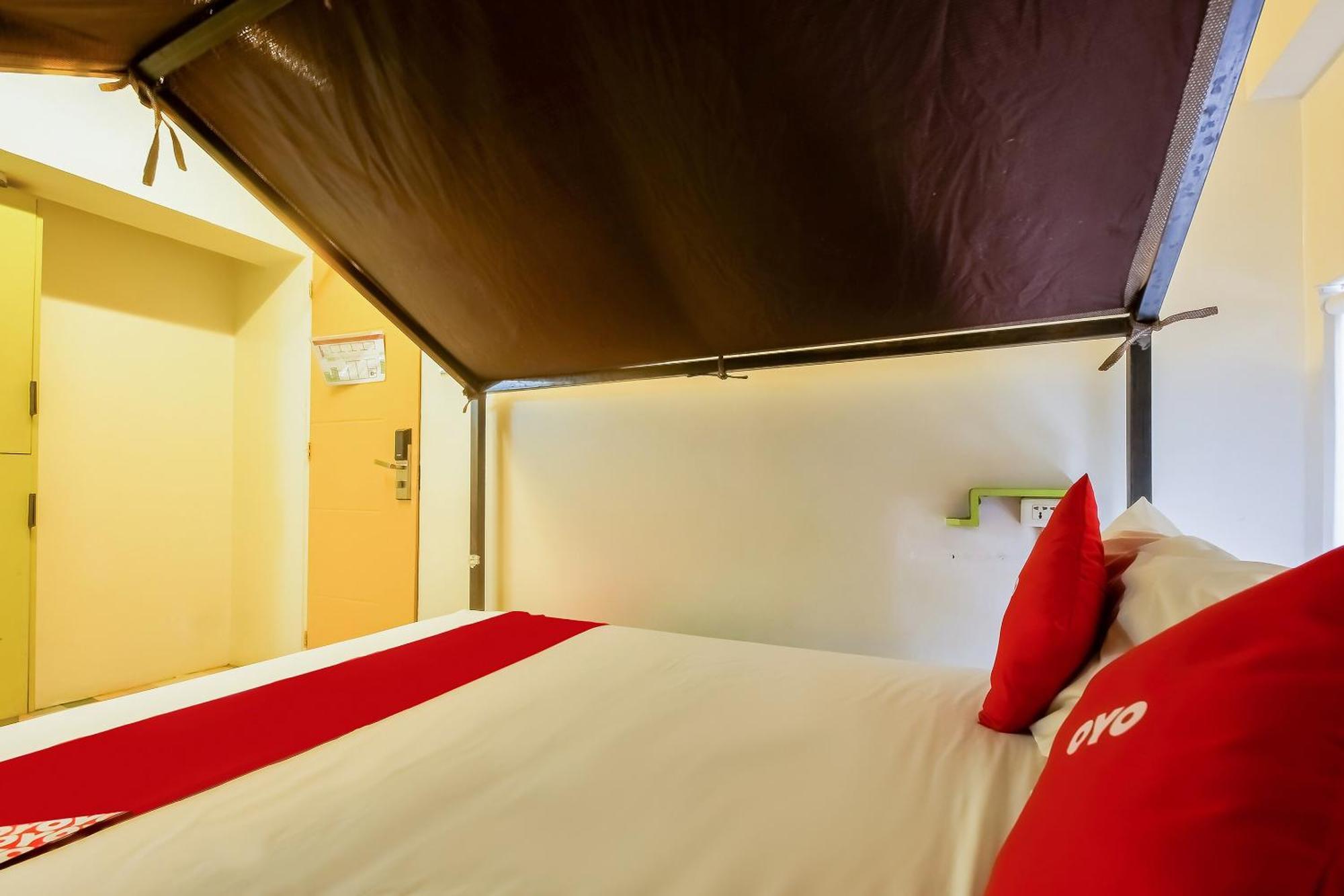 Spot On Junction Hostel Makati City Bagian luar foto