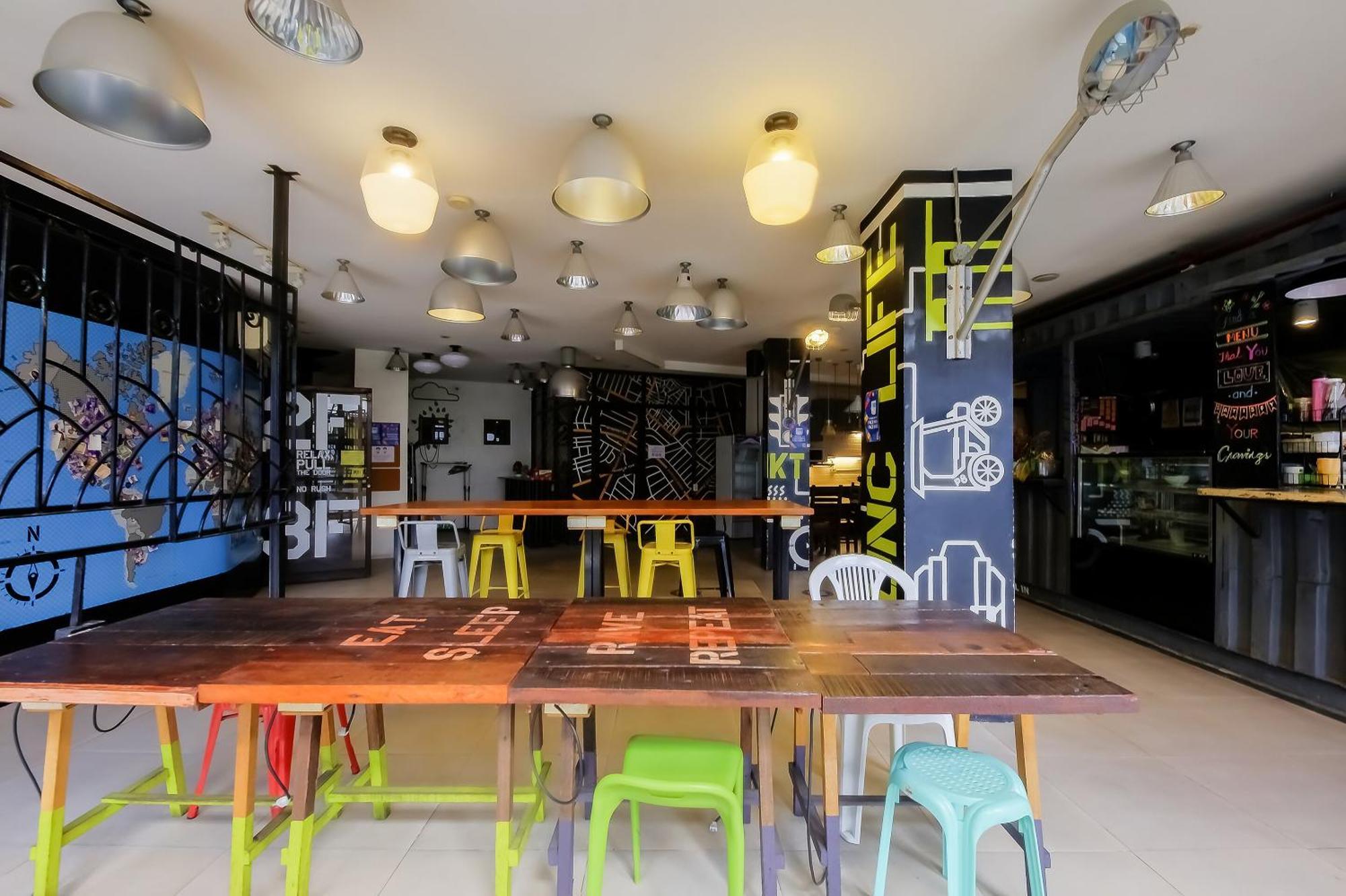 Spot On Junction Hostel Makati City Bagian luar foto